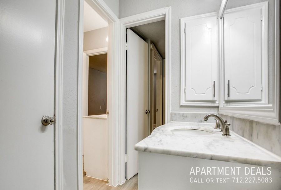 Beverlyhill St #1107 - Photo 5 of 31