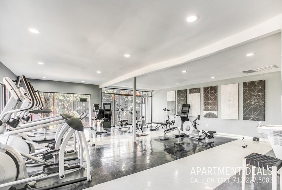 Beverlyhill St #1108 - Photo 3 of 31