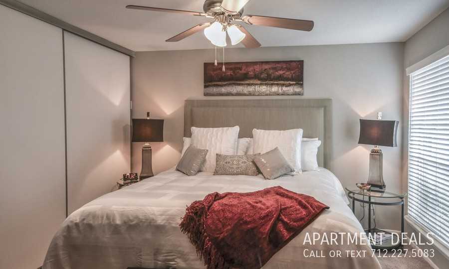 Seaspray Ct #1801 - Photo 7 of 47