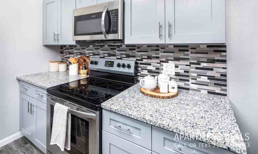 718 Pinemont Dr #1853 - Photo 3 of 10