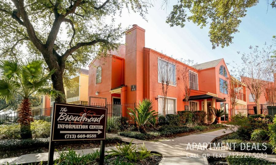 2807 Broadmead Dr #1927 - Photo 2 of 50