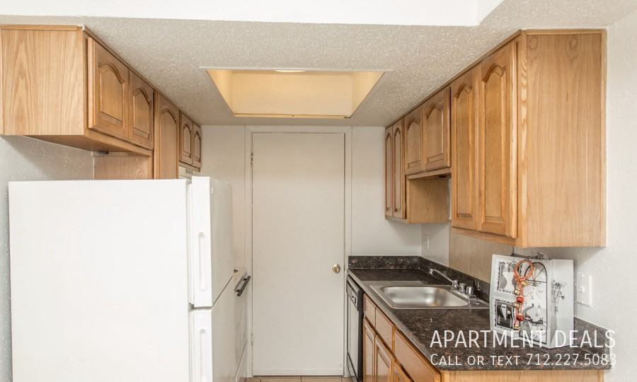 5915 Ranchester Dr #2001 - Photo 5 of 36