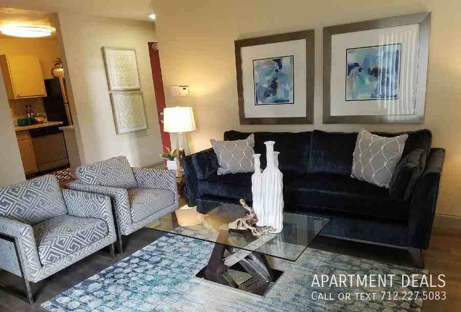 Meadowglen Ln #2005 - Photo 4 of 50