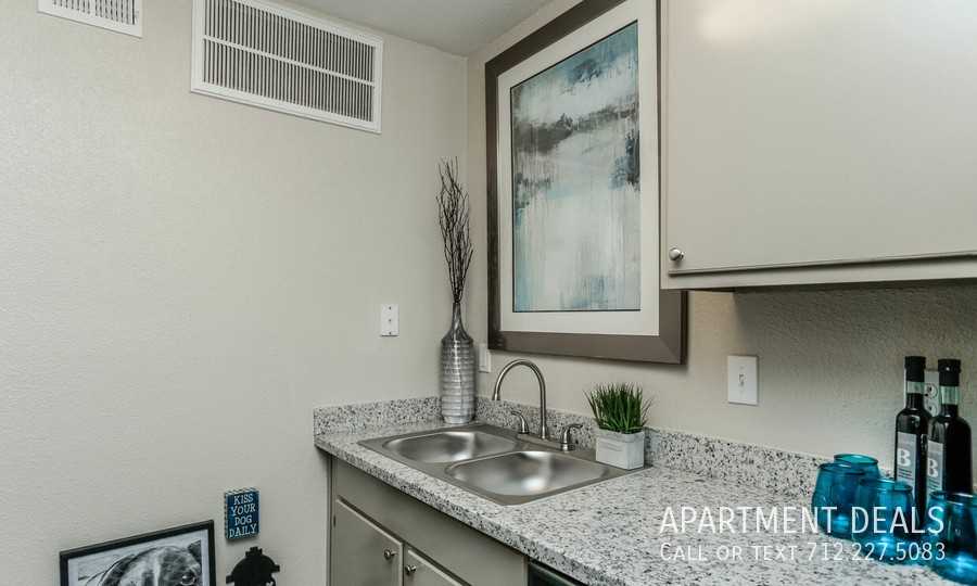 Meadowglen Ln #2005 - Photo 6 of 50