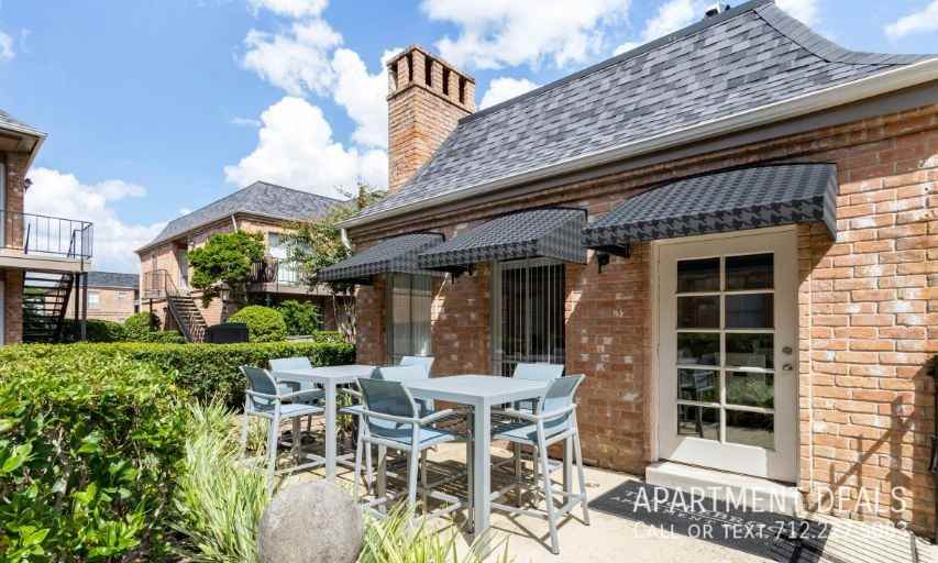 1426 Fountain View Dr #2126 - Photo 6 of 24