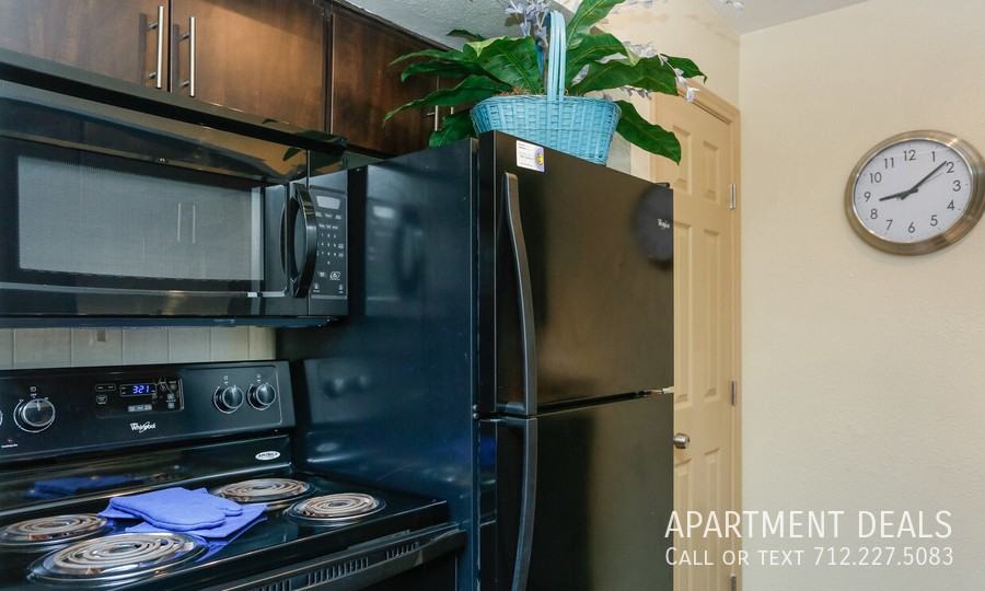 1226 Posey St #2918 - Photo 4 of 21