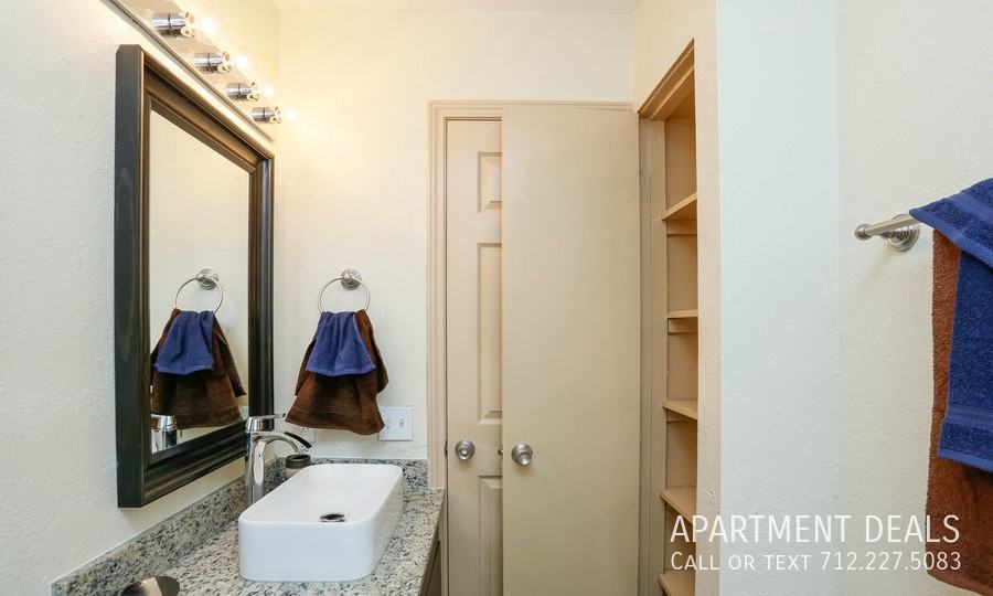 1226 Posey St #2918 - Photo 6 of 21