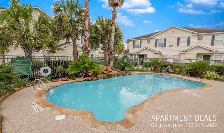 Normandy St #2980 - Photo 4 of 33