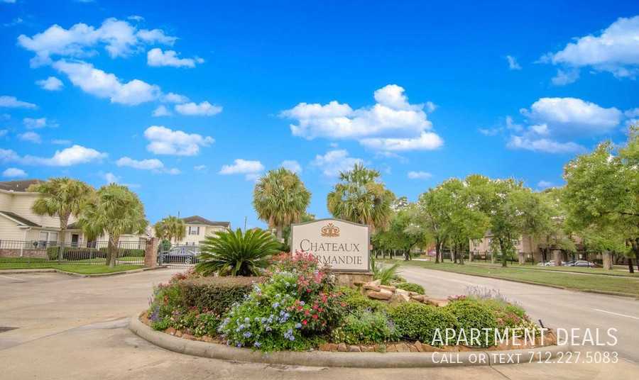 Normandy St #2980 - Photo 7 of 33