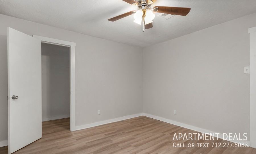 Warner St #3023 - Photo 5 of 18