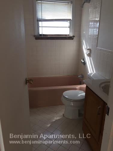 113 Forest St - Photo 3 of 11