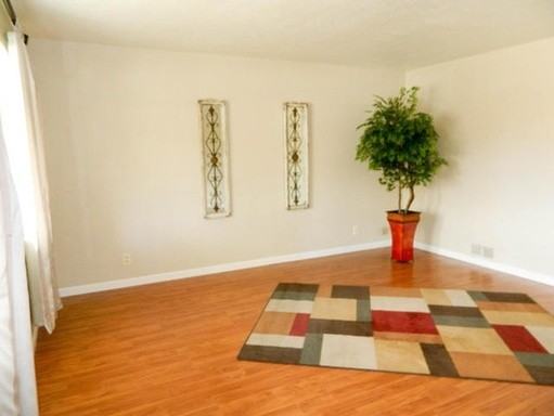 9621 Prospect Ave NE - Photo 3 of 8