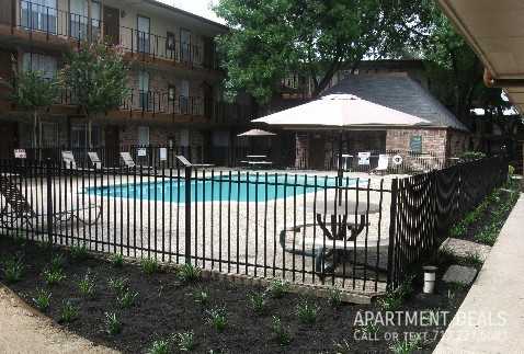 Broadway St #3263 - Photo 2 of 6