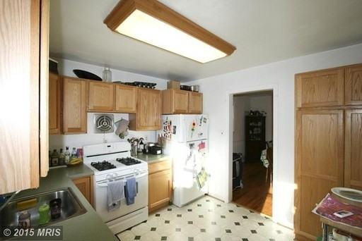 2404 N Quantico St - Photo 2 of 12