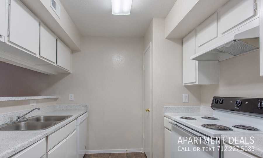 17636 Wayforest Dr #3321 - Photo 3 of 50