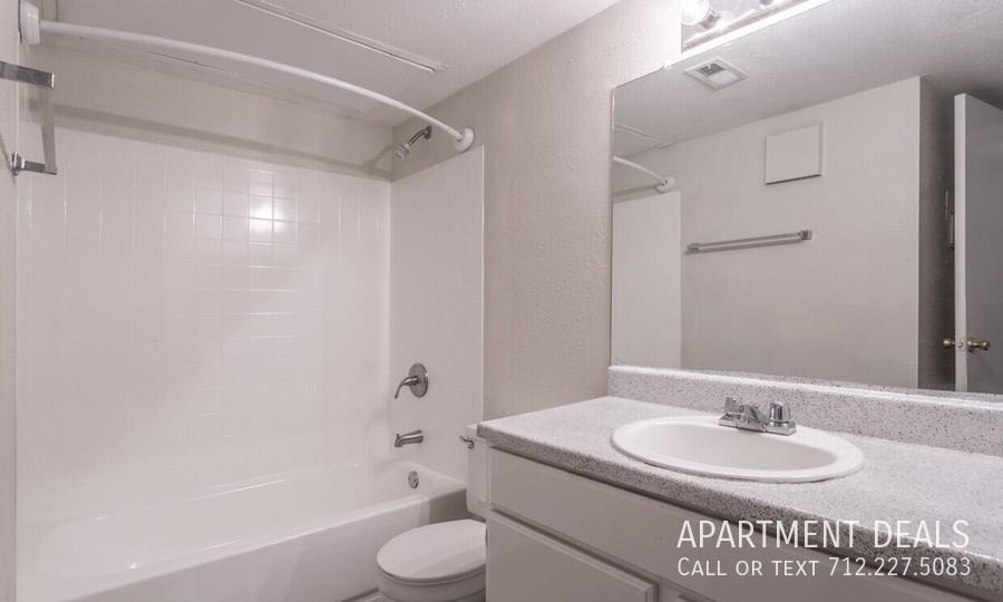 17636 Wayforest Dr #3321 - Photo 4 of 50