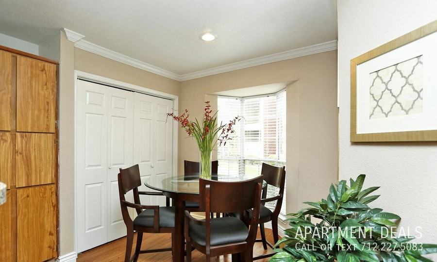 Creekbend Dr #3390 - Photo 2 of 23