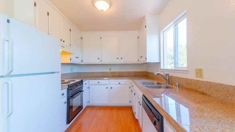 250 Tabor Dr - Photo 4 of 11