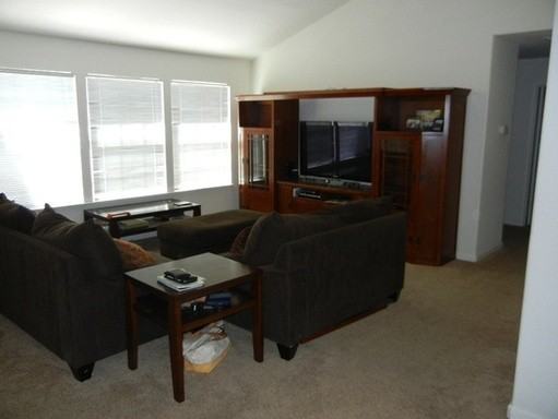 1321 Claremont Dr - Photo 2 of 5