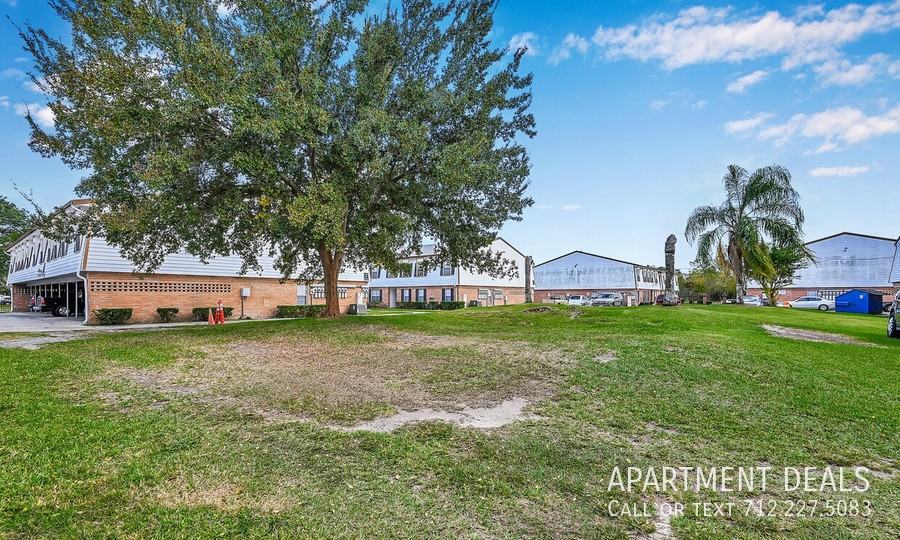 Plainview St #4432 - Photo 6 of 12