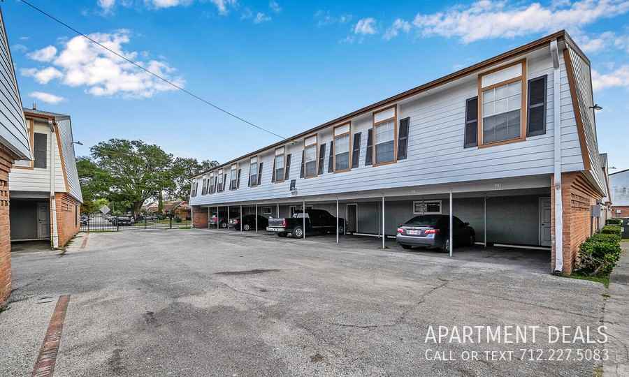 Plainview St #4433 - Photo 3 of 12