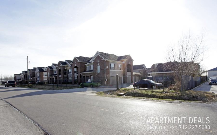 7486 N Shepherd Dr #4435 - Photo 2 of 25