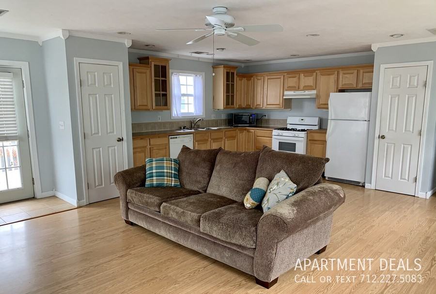 921 W 25th St #4594 - Photo 5 of 10