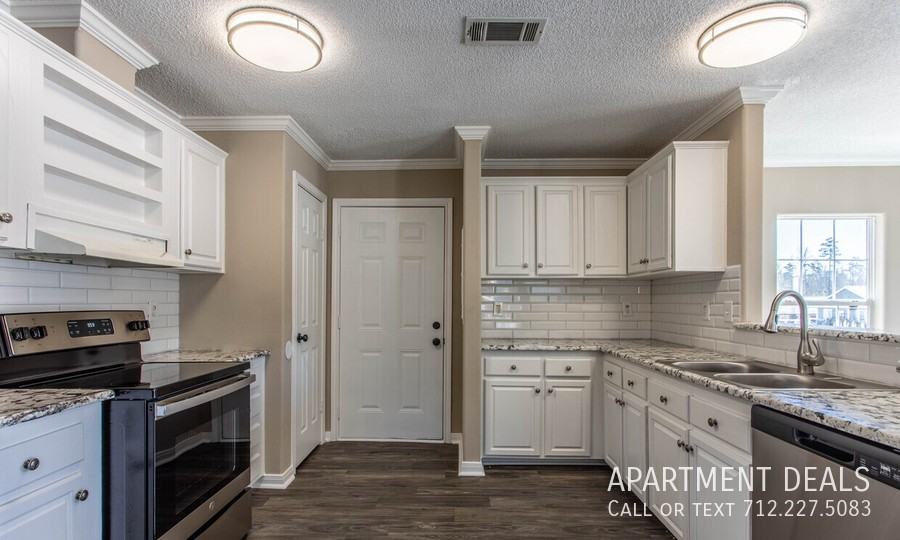 108 Varsity Dr #3636 - Photo 5 of 14