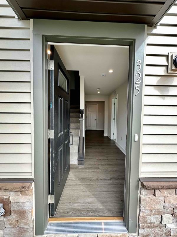 325 E Cochran St - Photo 3 of 8