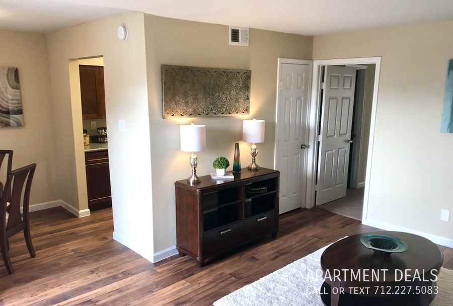 Knox St #3903 - Photo 4 of 22