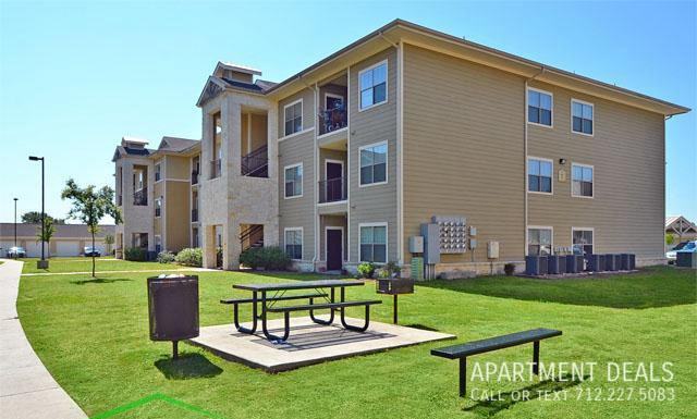 Knox St #3907 - Photo 6 of 50