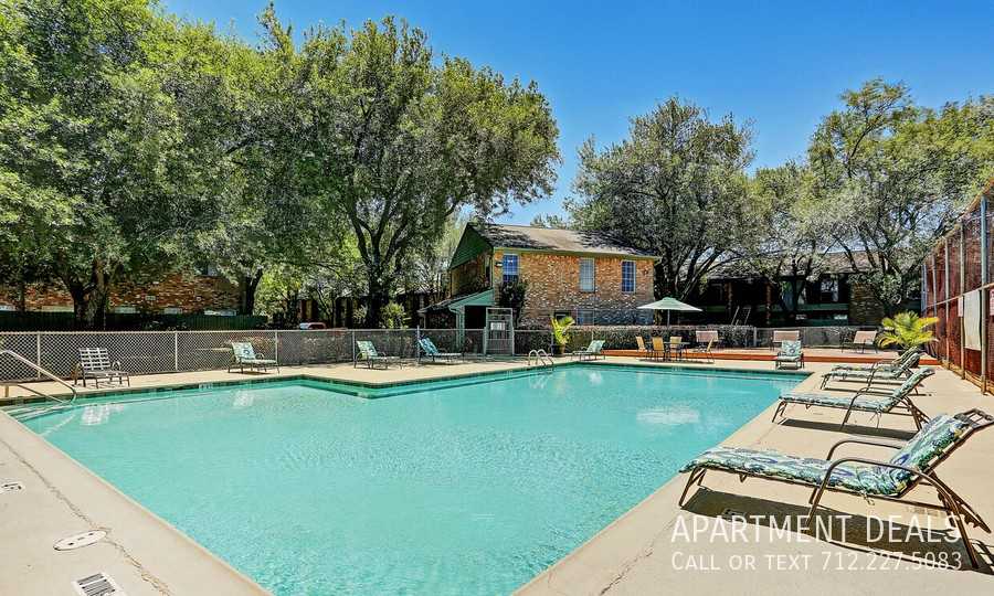 1522 E Sam Houston Pkwy S #4526 - Photo 5 of 16