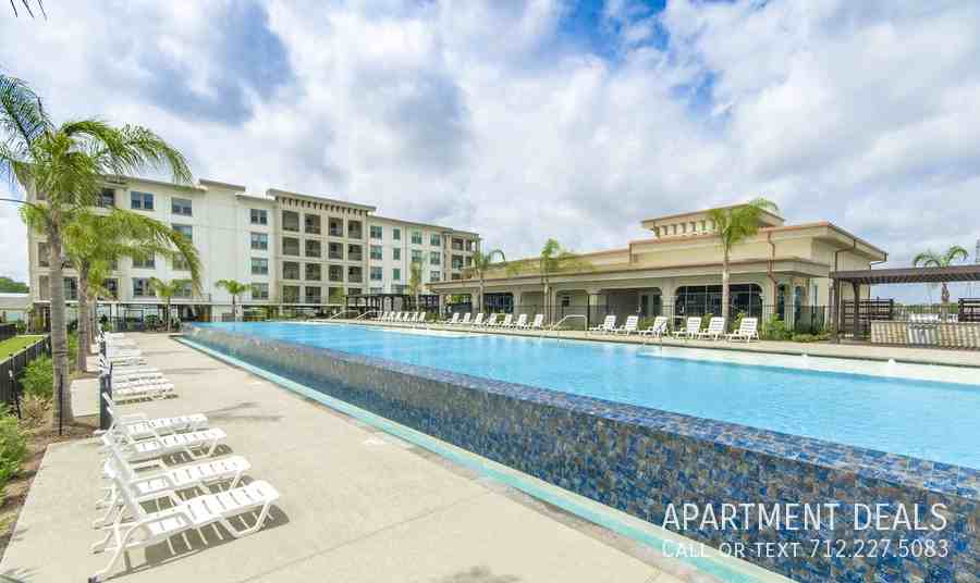 3306 Bayport Blvd #1700