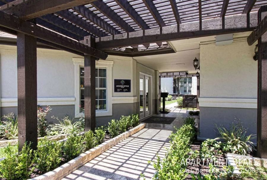 1907 Lakeside Dr #2807 - Photo 2 of 11