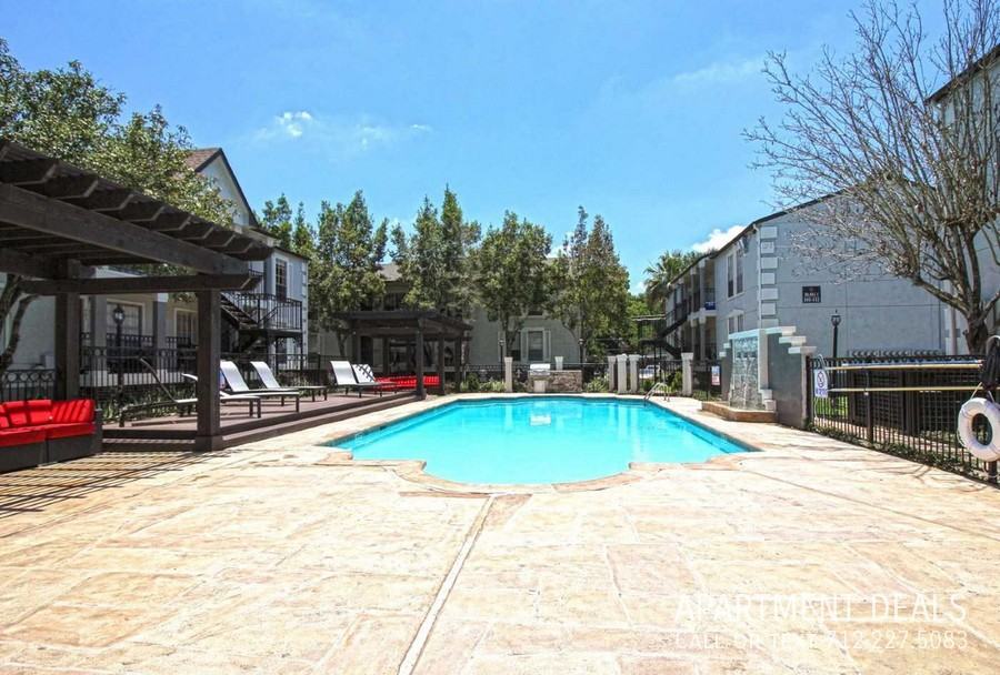 1907 Lakeside Dr #2807 - Photo 3 of 11