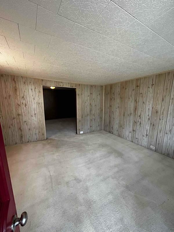 383 Carver St - Photo 2 of 10