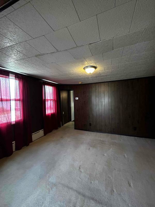 383 Carver St - Photo 3 of 10