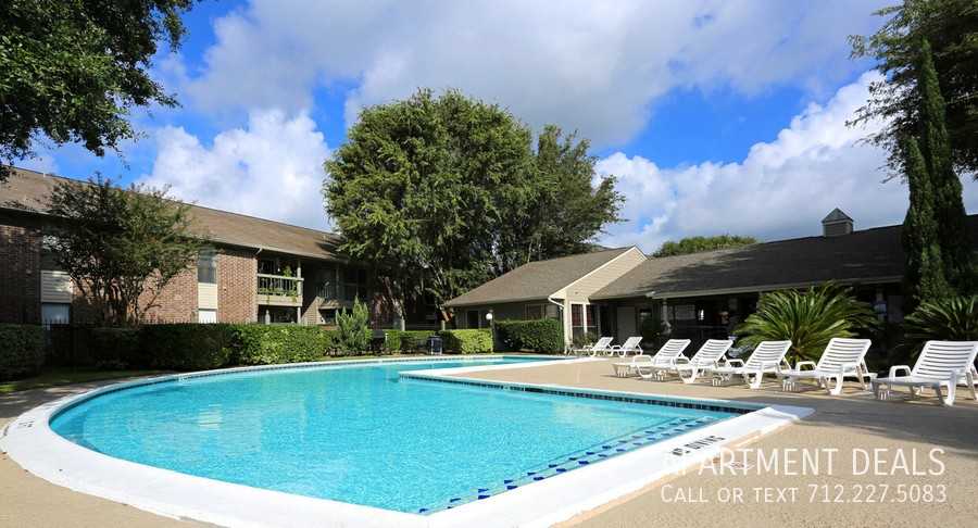 8807 Emmett F Lowry Expy #4139 - Photo 3 of 28