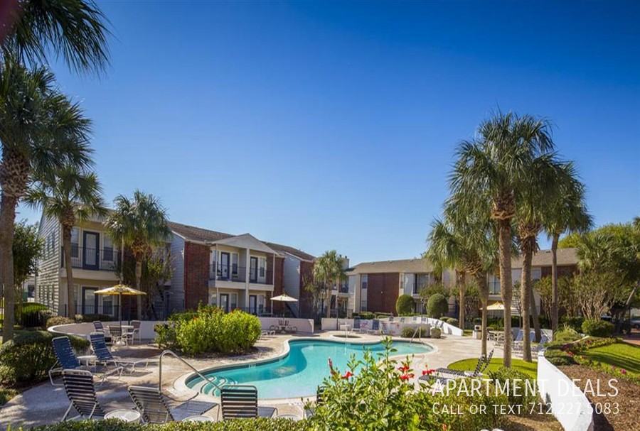 Emmett F Lowry Expy #4145 - Photo 2 of 13