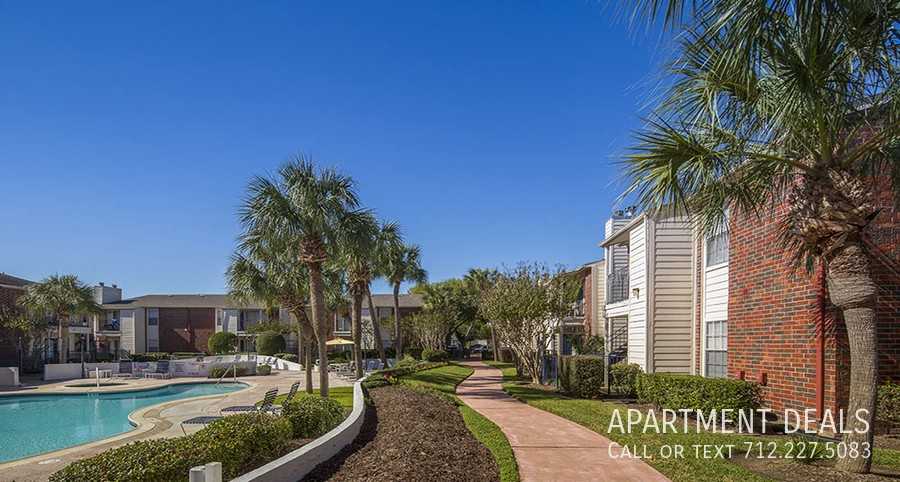 Emmett F Lowry Expy #4145 - Photo 6 of 13