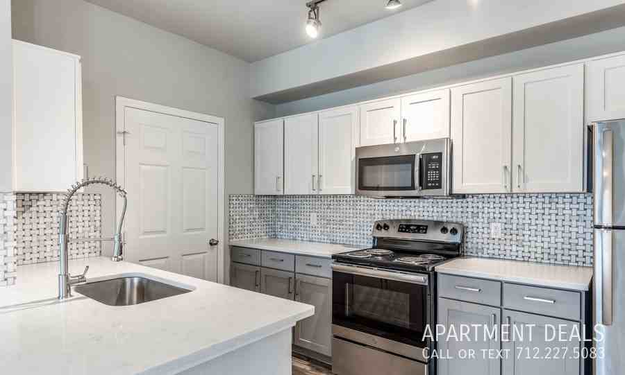 157 W Texas Ave #689