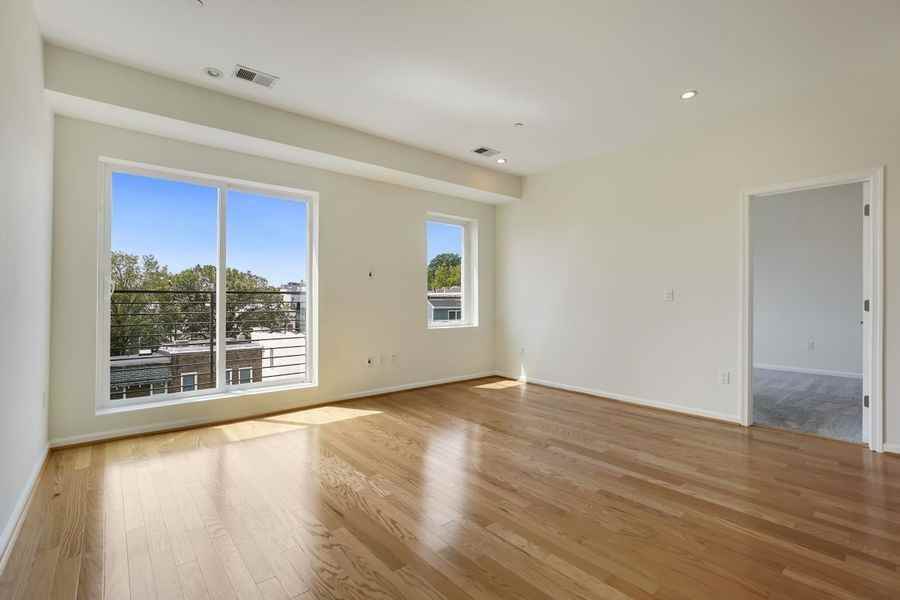 329 Rhode Island Ave Ne #404 - Photo 4 of 29