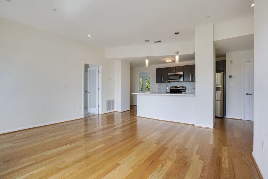 329 Rhode Island Ave Ne #404 - Photo 5 of 29