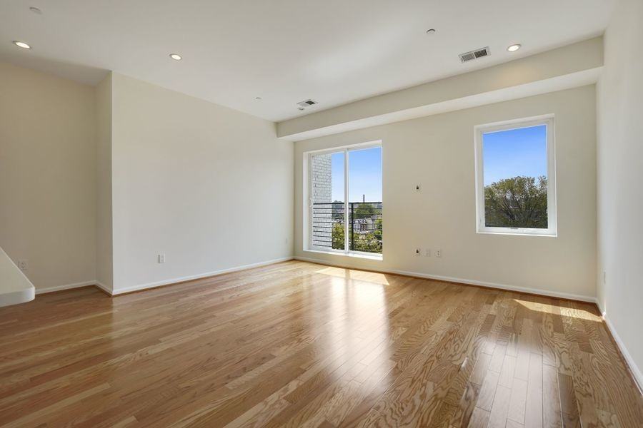 329 Rhode Island Ave Ne #404 - Photo 7 of 29