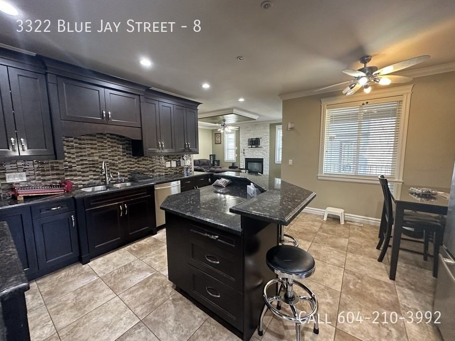 3322 Blue Jay St 8, Abbotsford, BC V2T 6P9 7 Bedroom House for 4,300