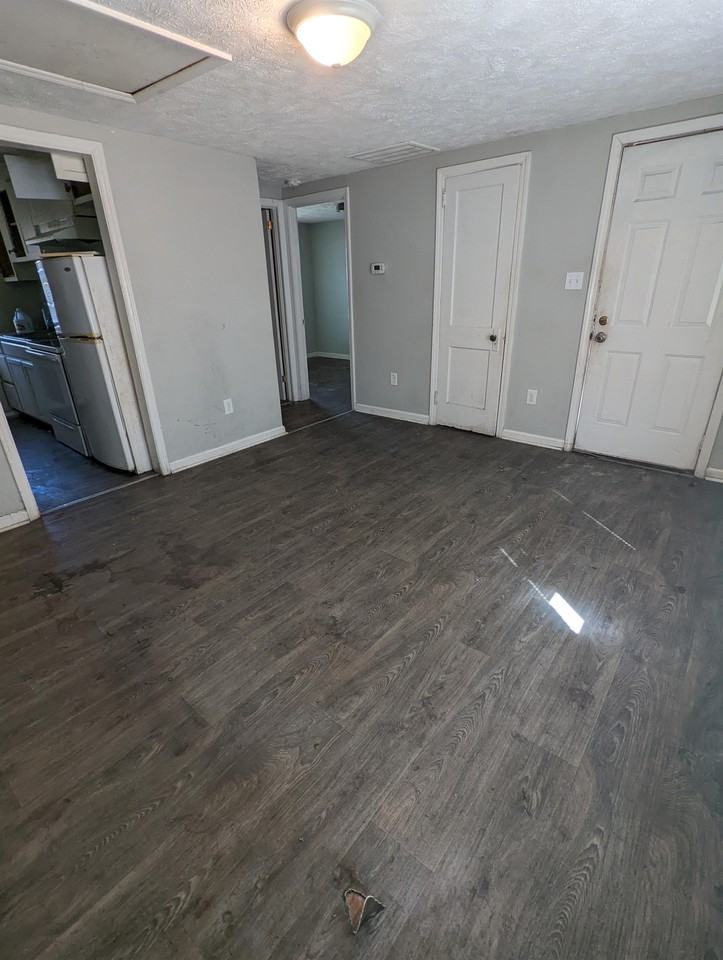 402 Bryan St #1 - Photo 3 of 8