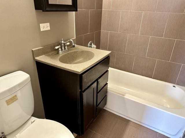 10532 S Maryland Ave - Photo 3 of 6