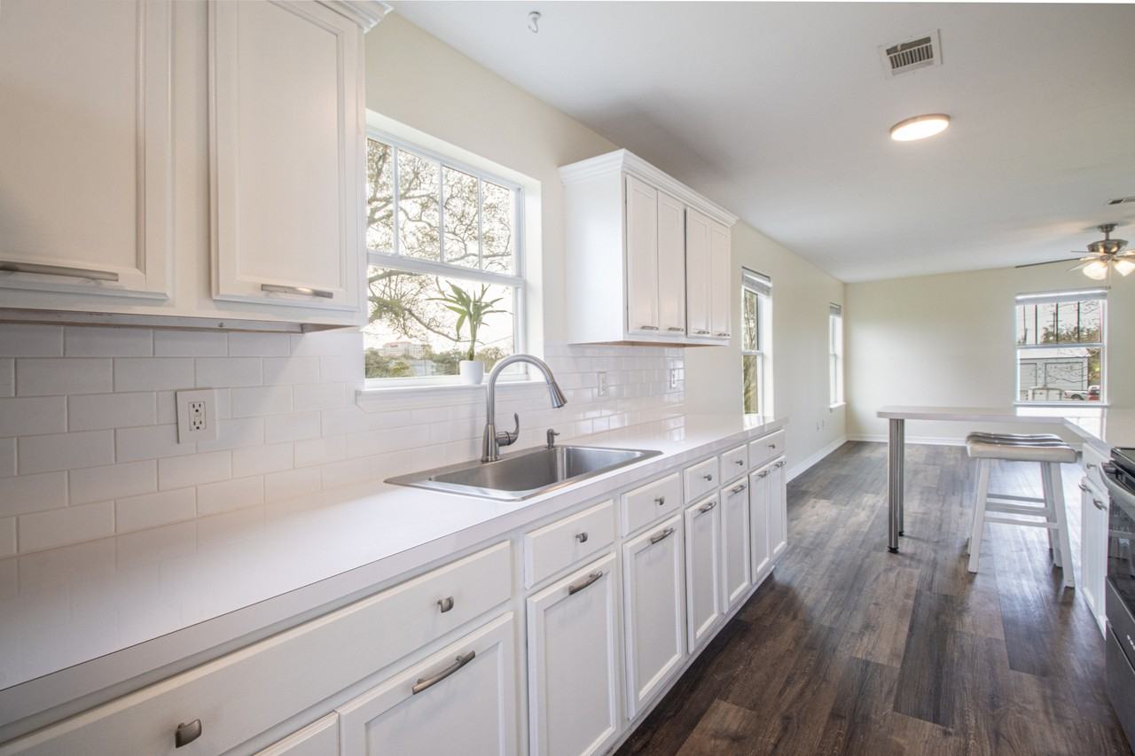 420 Richmond Dr #1 - Photo 5 of 18