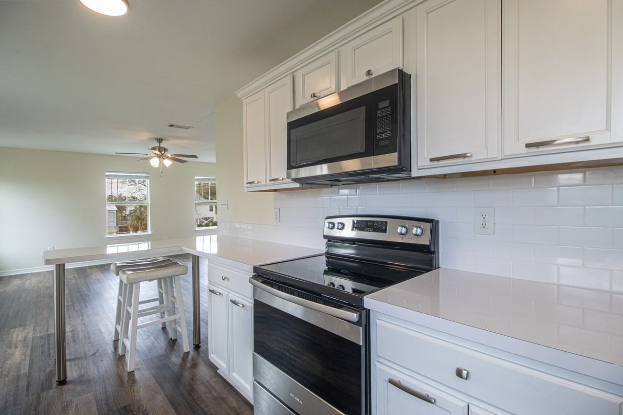 420 Richmond Dr #1 - Photo 6 of 18