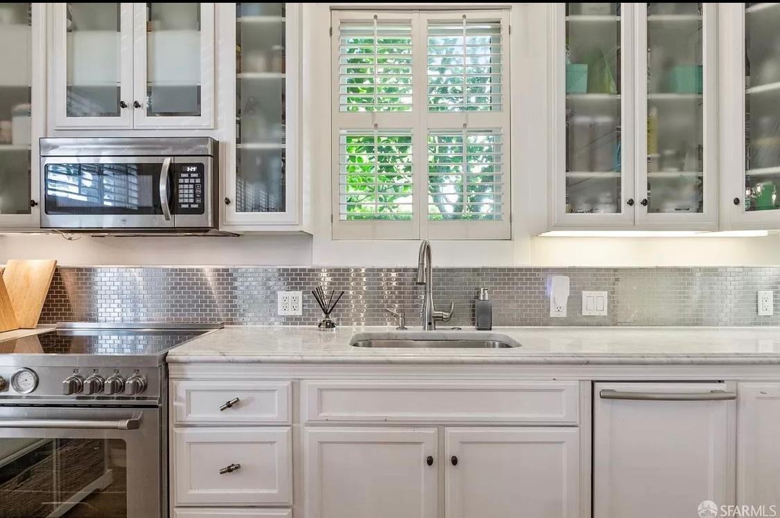 1310 Greenwich St #B - Photo 2 of 16